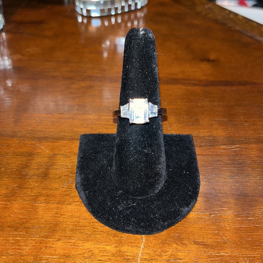 ✨2 for $20✨ Rhinestone Ring - Picture 6 of 6